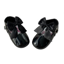 Load image into Gallery viewer, Black Melia Bow Shoes - Infant 3 To 8
