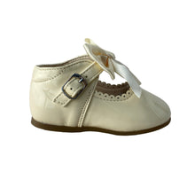 Load image into Gallery viewer, Cream Melia Bow Shoes - Infant 3 To 8
