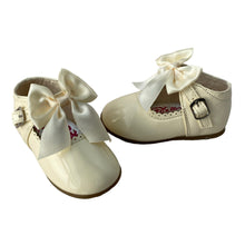 Load image into Gallery viewer, Cream Melia Bow Shoes - Infant 3 To 8
