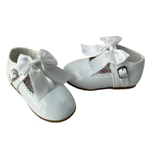 Load image into Gallery viewer, White Melia Bow Shoes - Infant 3 To 8
