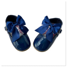 Load image into Gallery viewer, Navy Melia Bow Shoes - Infant 3 To 8
